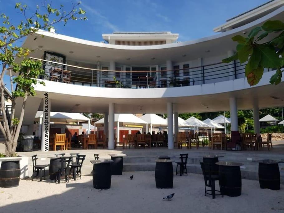Lulu Bell Mystic Ridge @73 Apartment. Ocho Rios Exterior photo